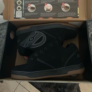 Boys size 4 Heelys